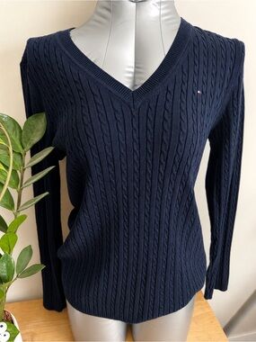 Tommy Hilfiger Women's Navy Cable V-Neck Sweater